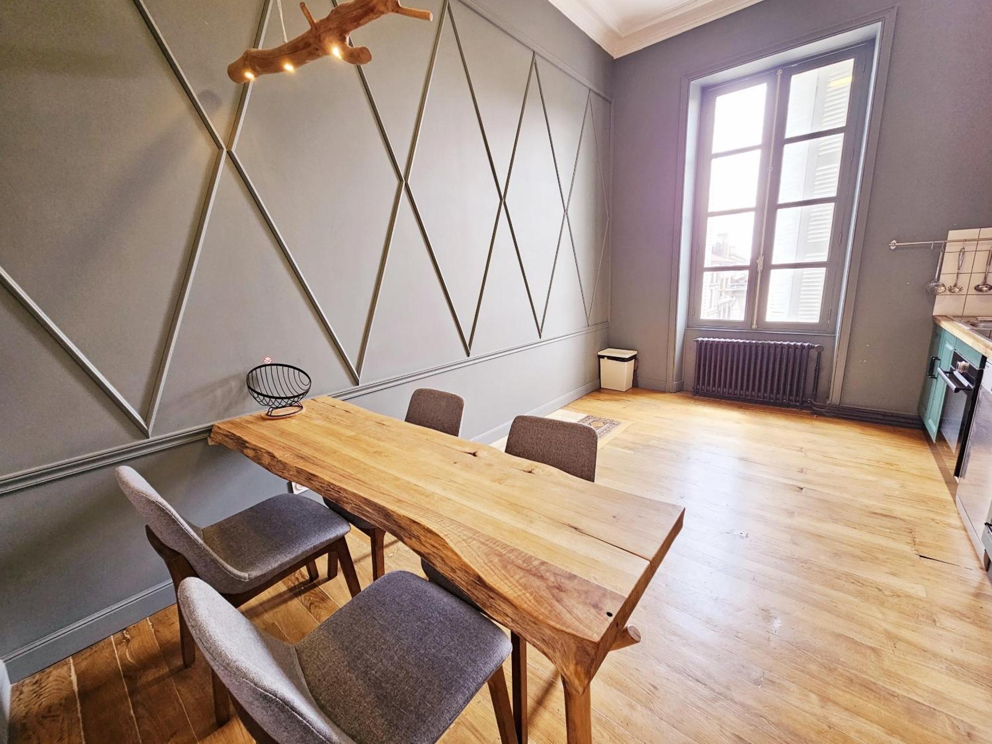 Meubles De L'Arsenal Coeur De Ville ! Angouleme Room photo