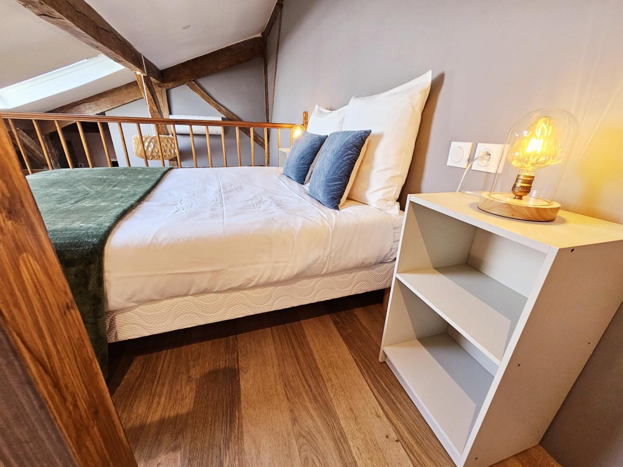 Meubles De L'Arsenal Coeur De Ville ! Angouleme Room photo