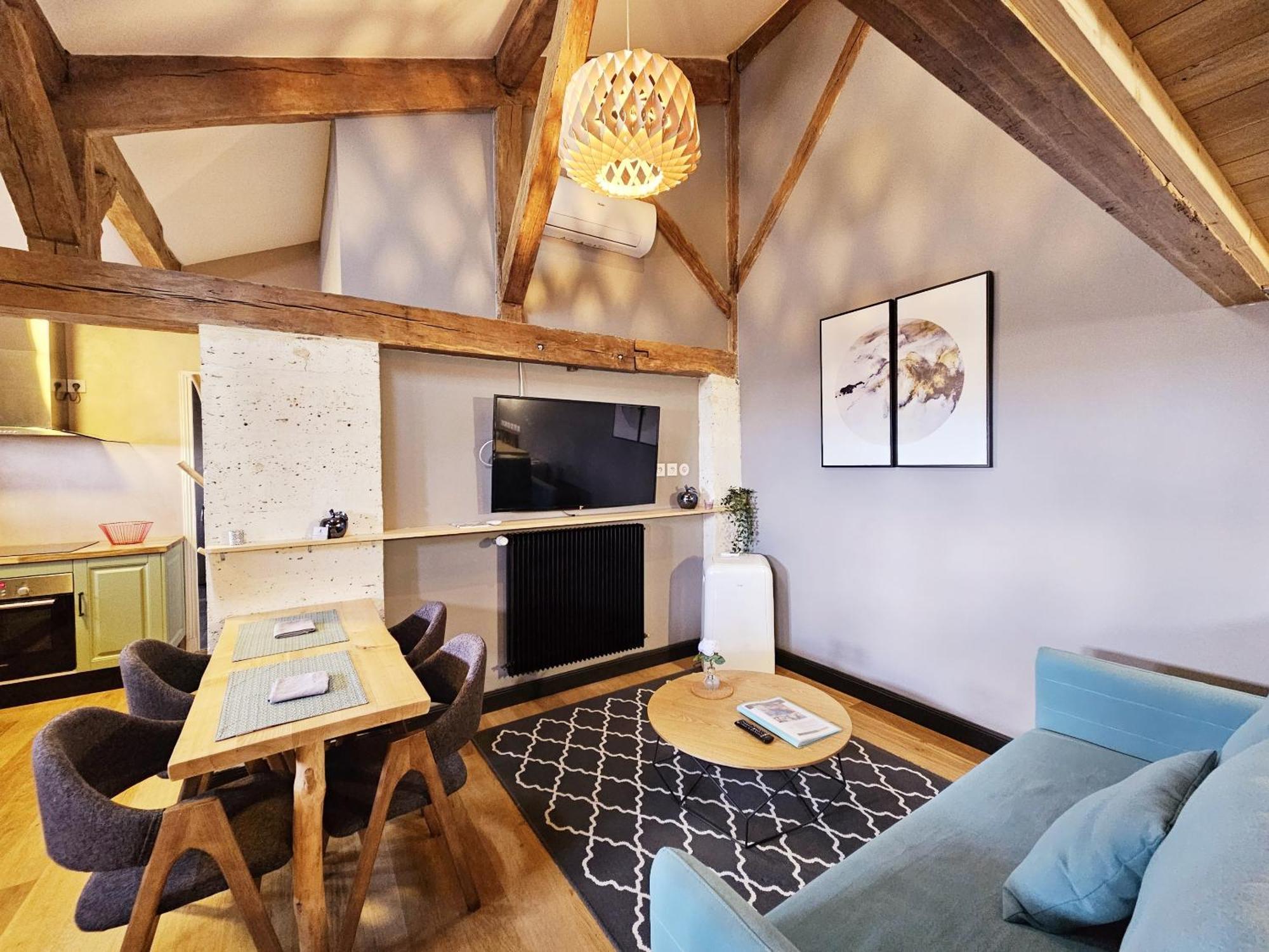 Meubles De L'Arsenal Coeur De Ville ! Angouleme Room photo