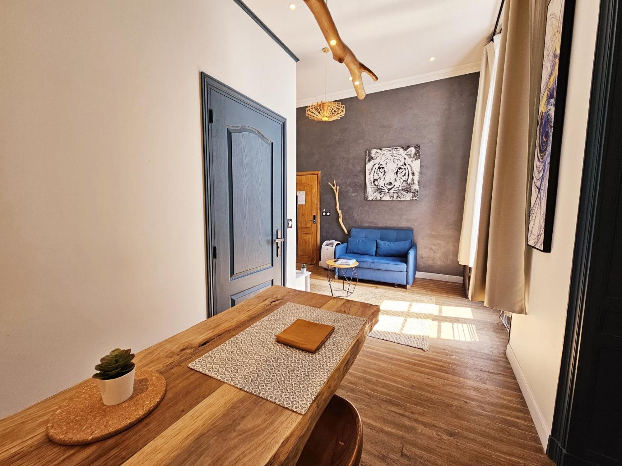 Meubles De L'Arsenal Coeur De Ville ! Angouleme Room photo