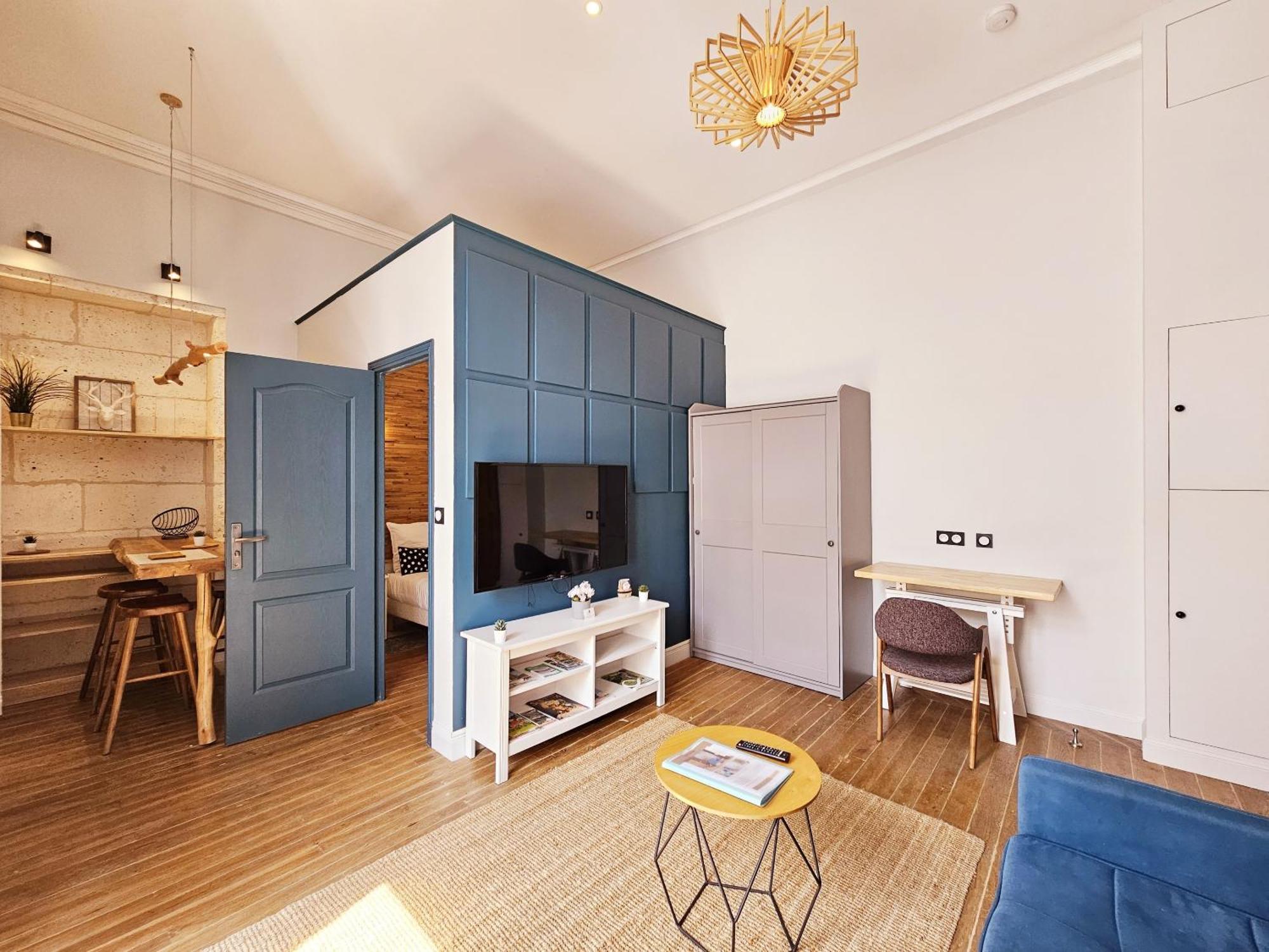 Meubles De L'Arsenal Coeur De Ville ! Angouleme Room photo