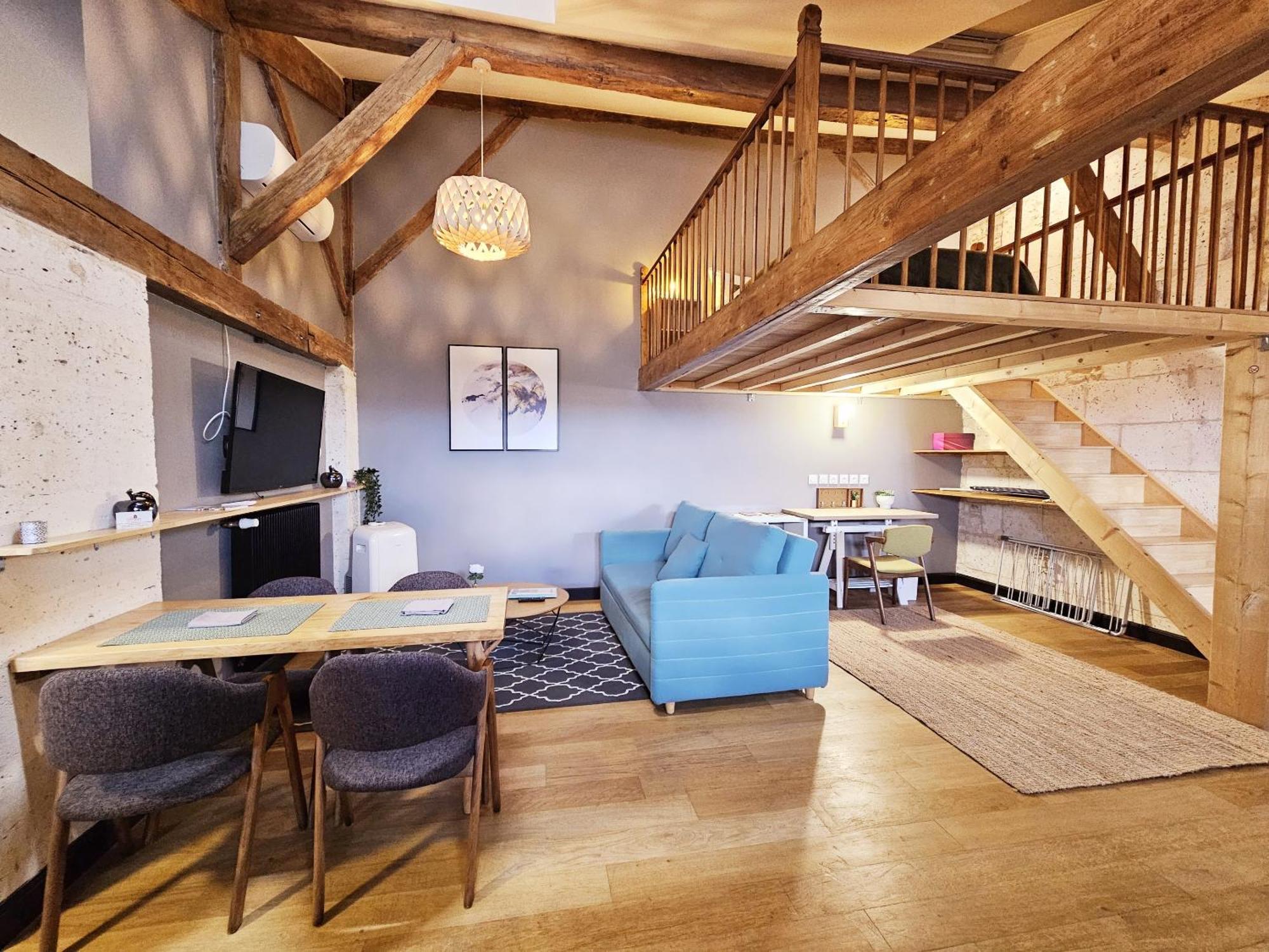 Meubles De L'Arsenal Coeur De Ville ! Angouleme Room photo