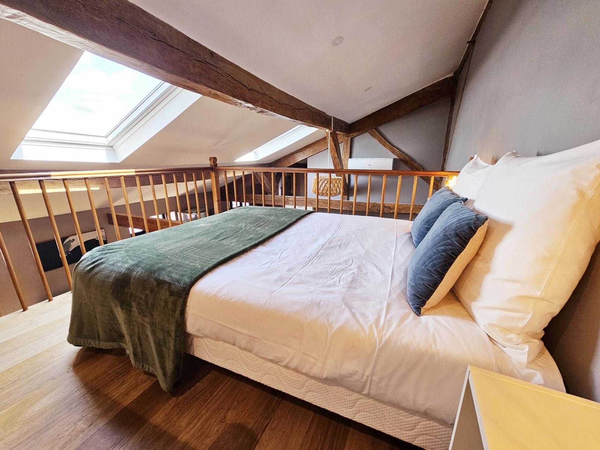 Meubles De L'Arsenal Coeur De Ville ! Angouleme Room photo