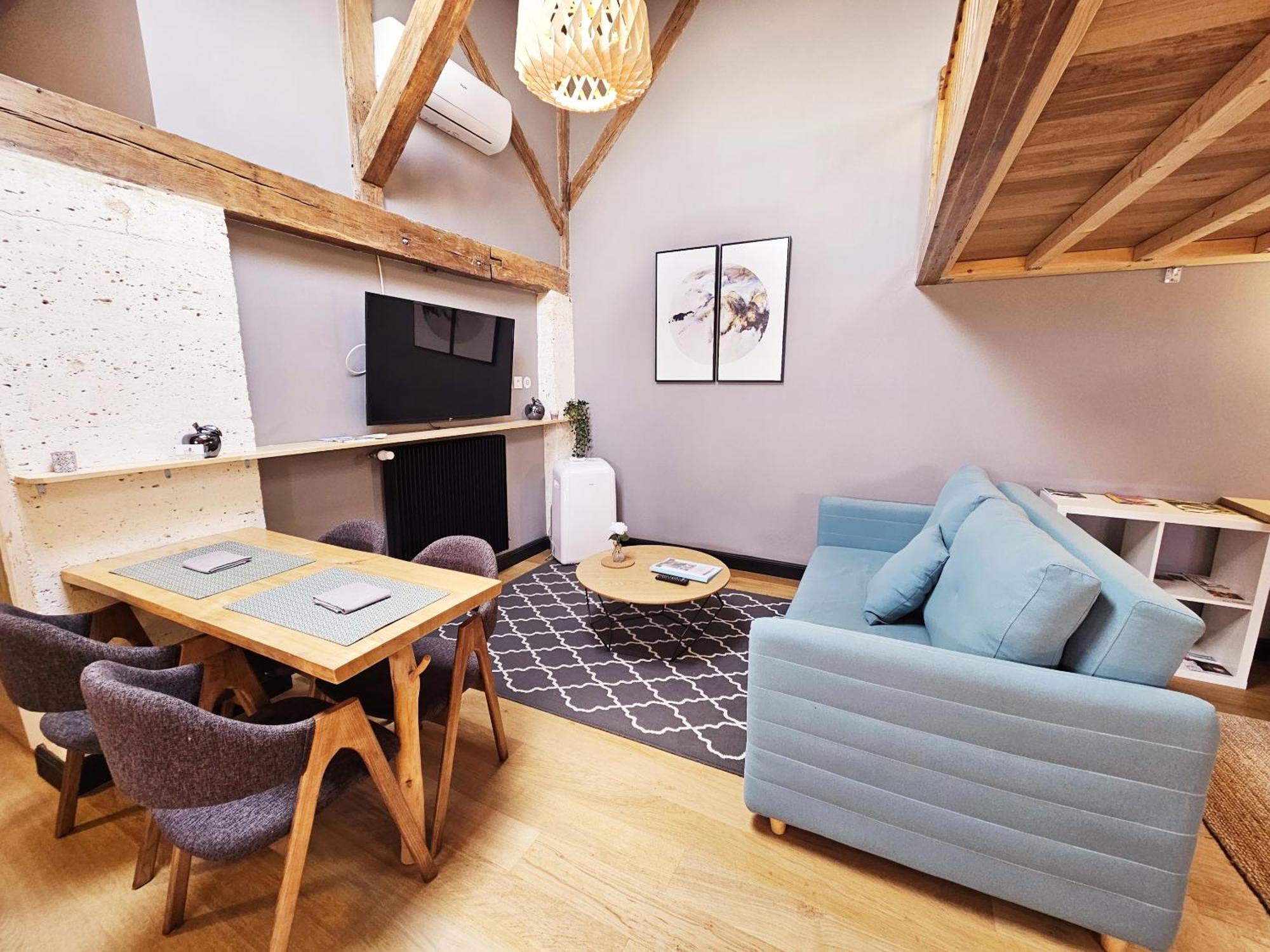 Meubles De L'Arsenal Coeur De Ville ! Angouleme Room photo